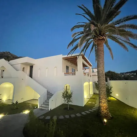 ゲストハウス Palummera 4*